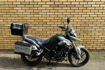 kolor czarno-zielony