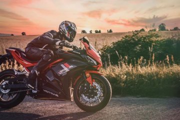 Blade-R 125 dostępne kolory niebieski, czerwony, ZIELONY